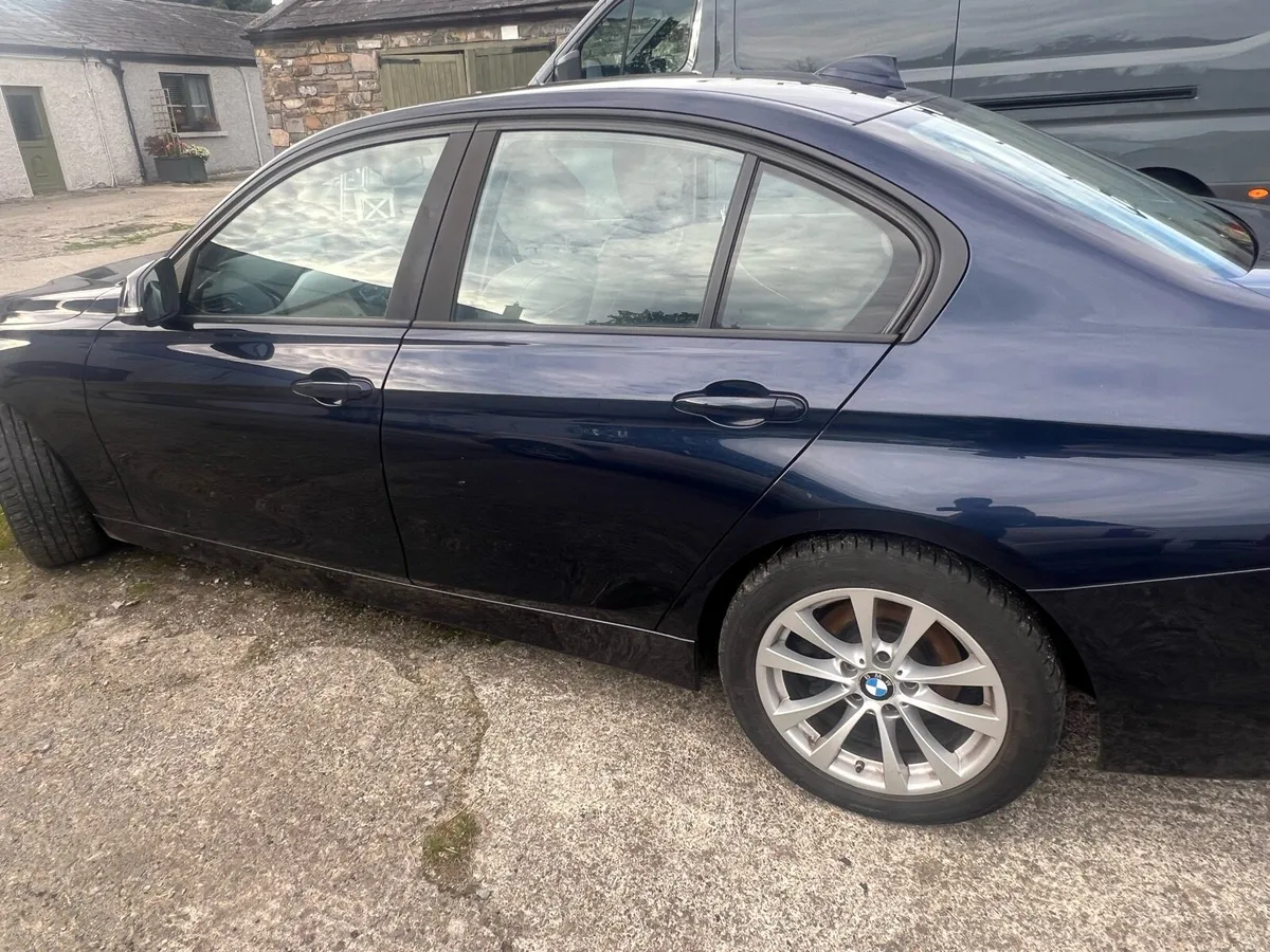 Bmw 318i - Image 5