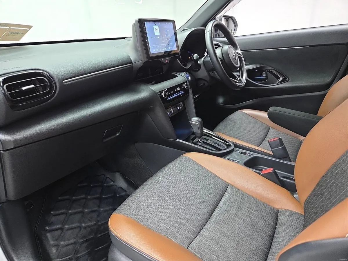 Toyota Yaris Cross HV Z Adventure - Image 4