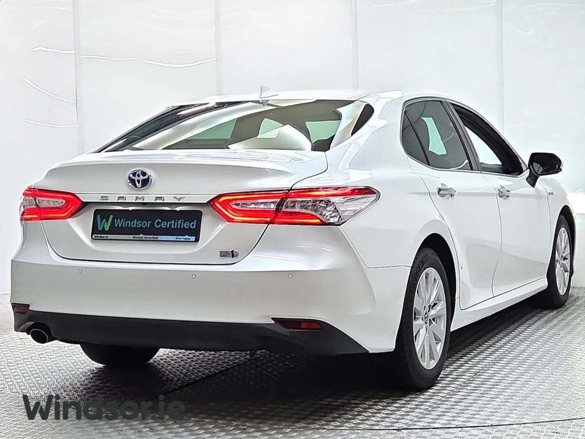 Toyota Camry G 2.5 Hybrid - Image 2
