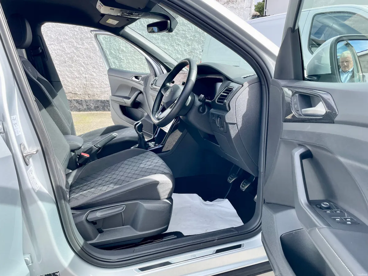 Volkswagen T-Cross R-Line 1.0 Petrol Manual,2024 - Image 5
