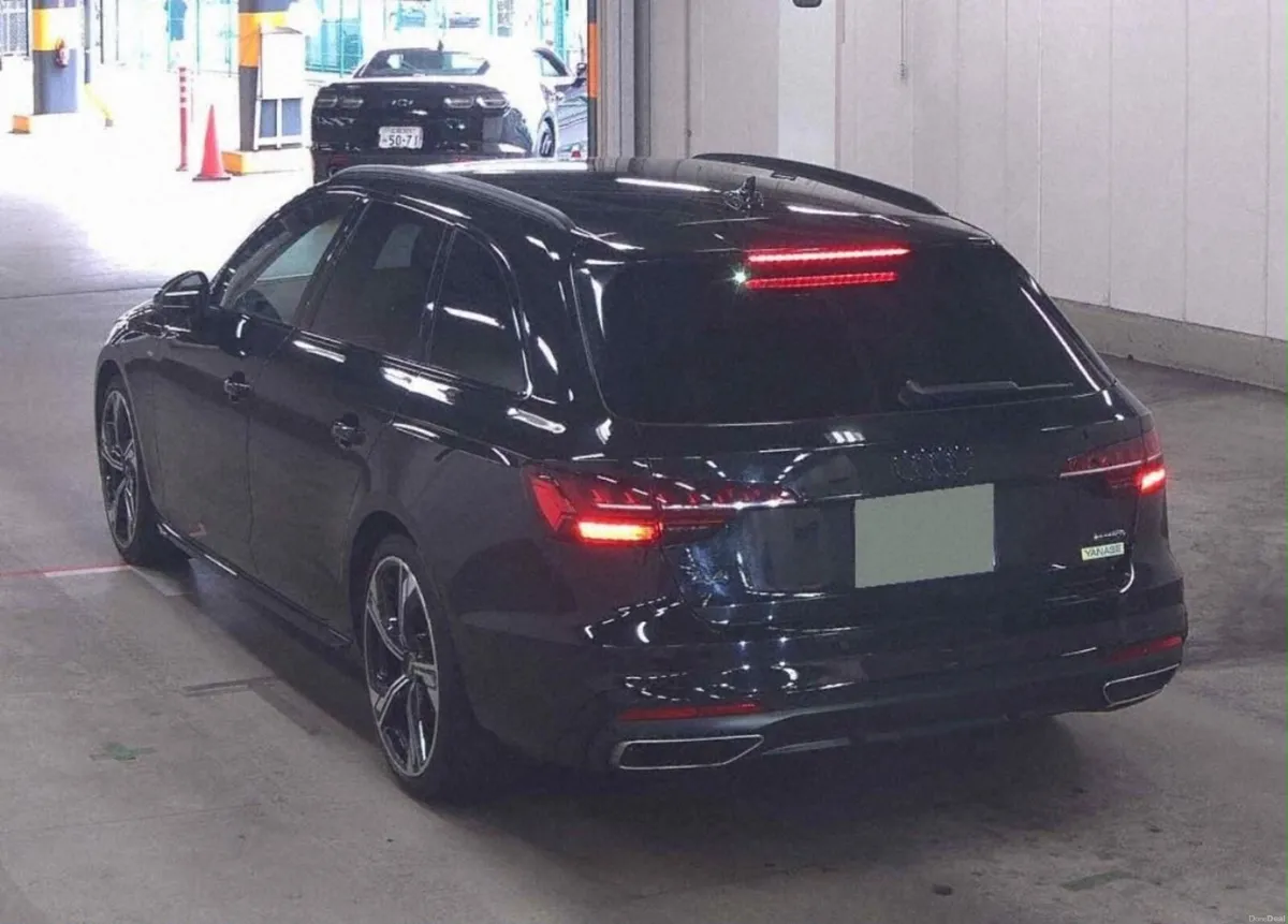 2022 Audi A4 40TDI Quattro Sline  - Black edition! - Image 5