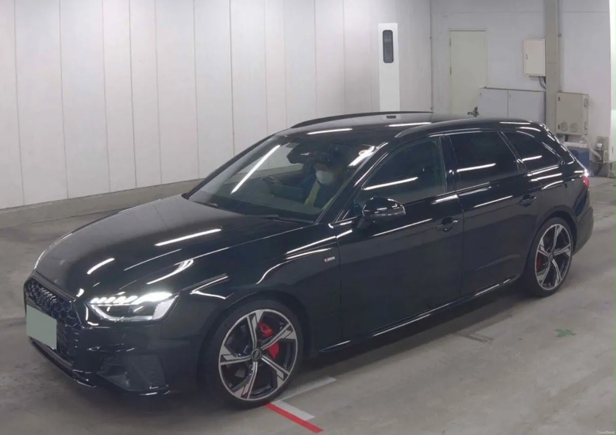 2022 Audi A4 40TDI Quattro Sline  - Black edition! - Image 2