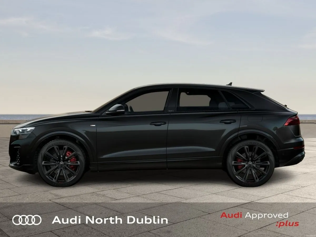 Audi Q8 SUV Competition TFSI-e Quattro 360kW tiptr - Image 3
