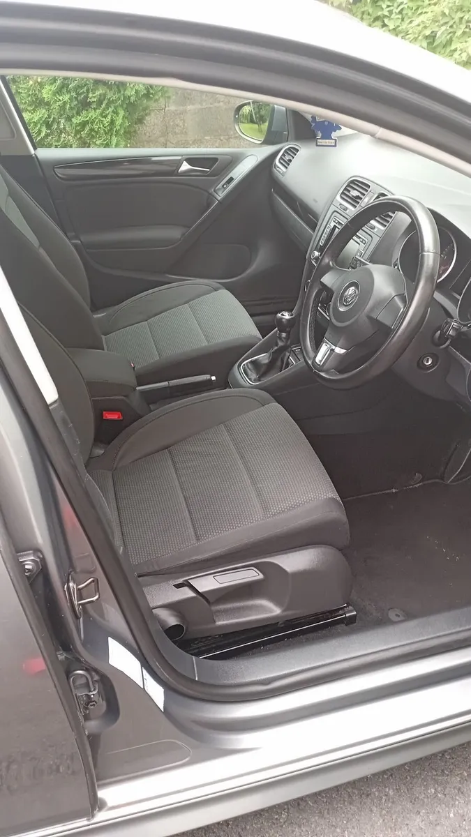 Volkswagen Golf 2012 - Image 5