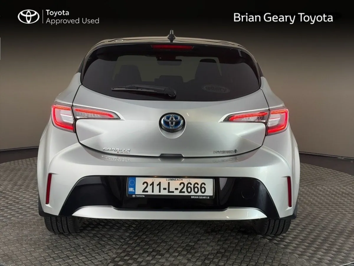Toyota Corolla HYBRID LunaSport Hatch - Image 4