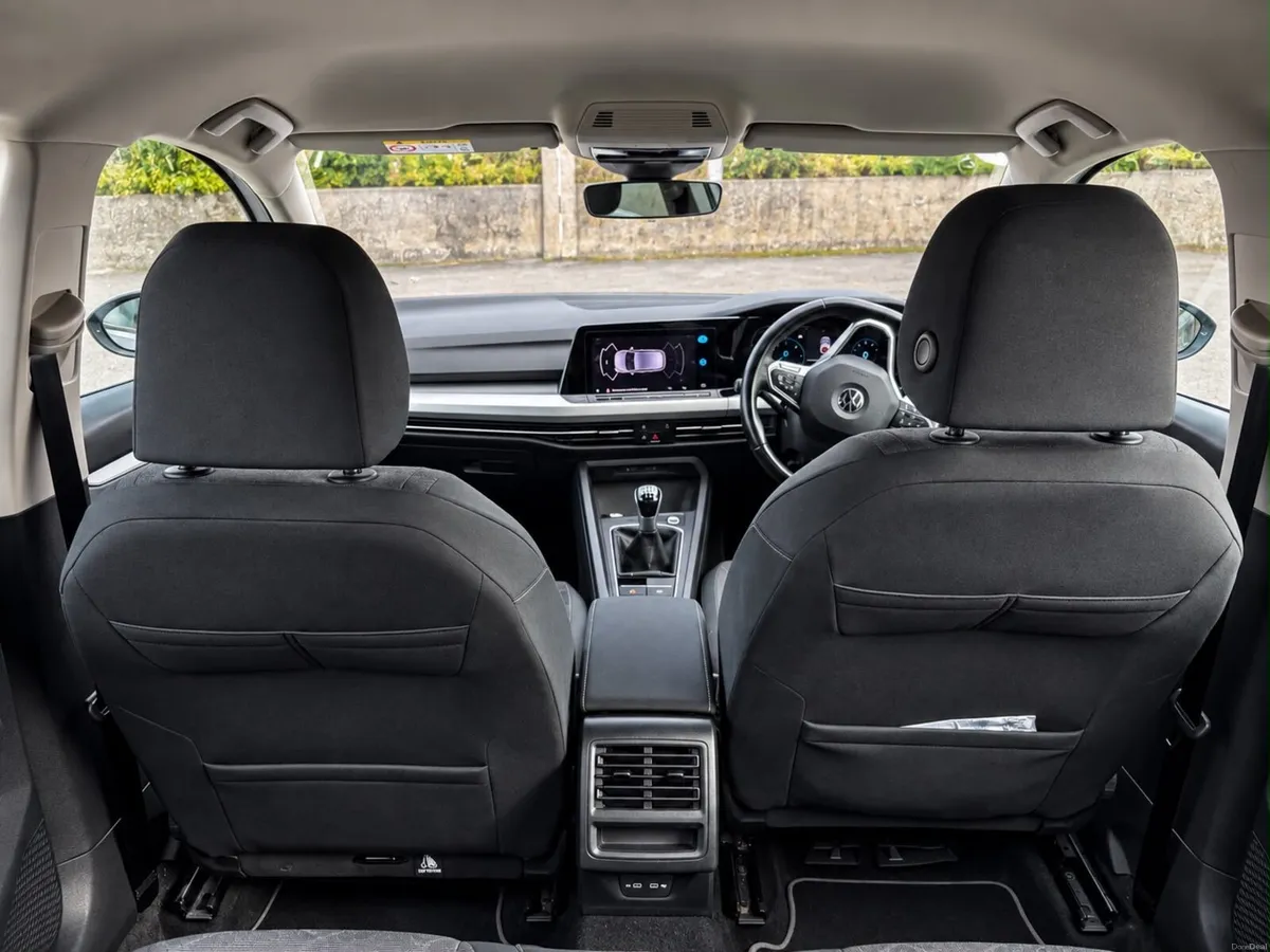 2021 Volkswagen Golf 2.0 TDI LIFE 115PS 5DR - Image 5