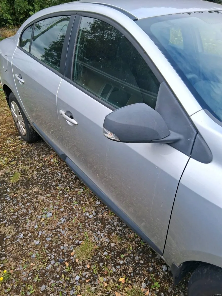 Renault Fluence 2011 - Image 4