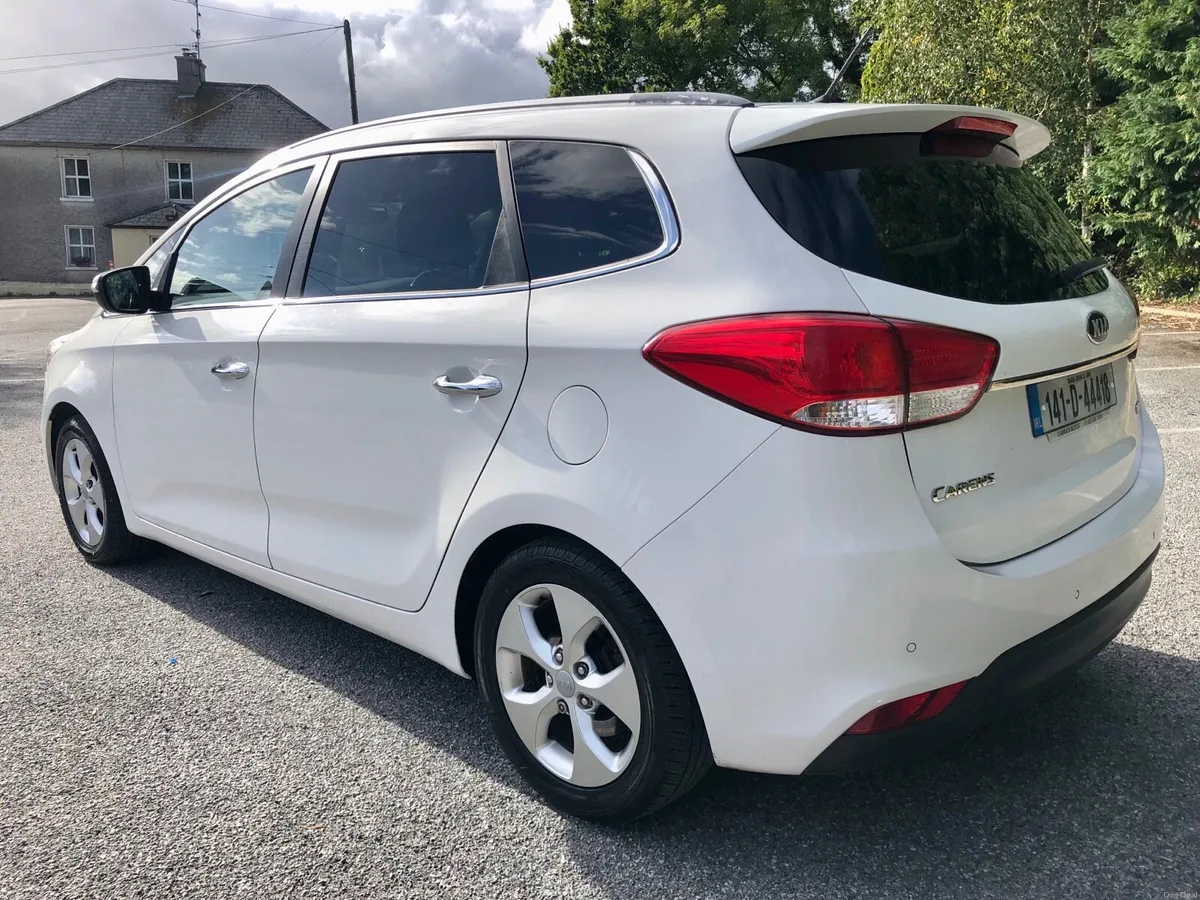 Kia carens 7 seater 1.6 petrol taxed & tested - Image 4