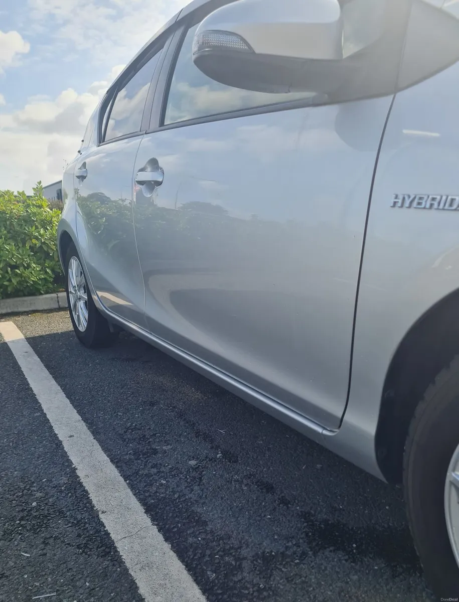 Toyota Aqua 2017 - Image 3