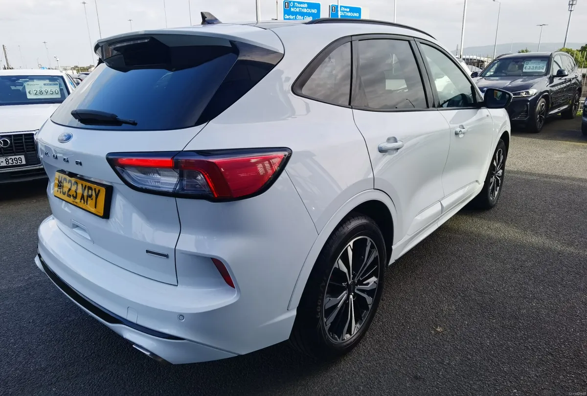 KUGA 2.5 ST-LINE X EDITION AUTO PHEV **SUNROOF** - Image 6