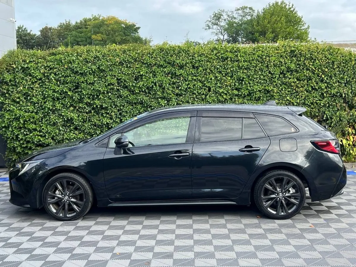 Toyota Corolla TOURING WXB 1.8 HYBRID AUTO // 18" - Image 3