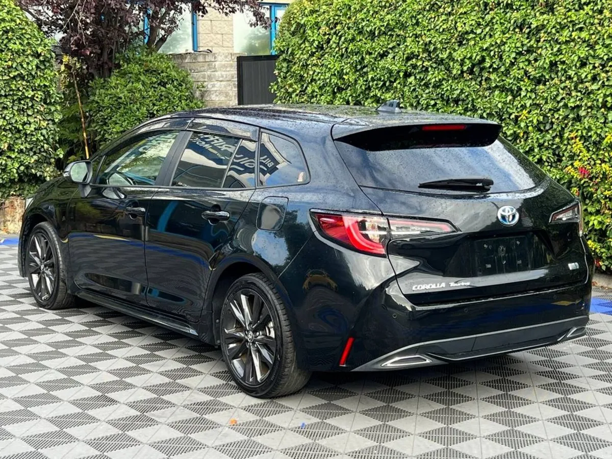 Toyota Corolla TOURING WXB 1.8 HYBRID AUTO // 18" - Image 5