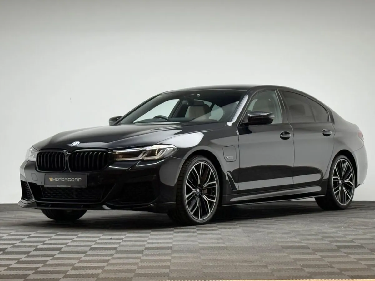 BMW 5-Series 545E M SPORT XDRIVE - Image 3