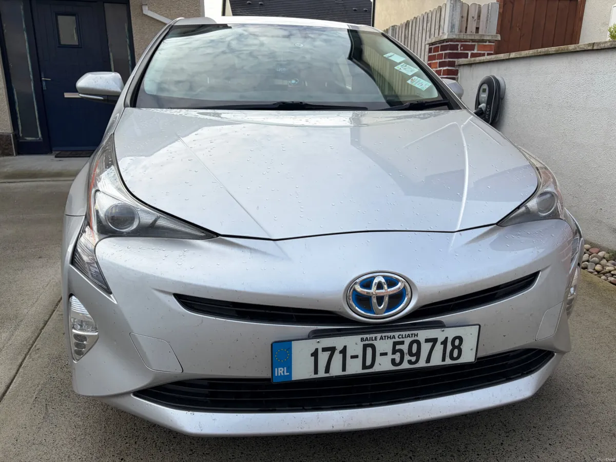 2017 Toyota Prius 1.8 hybrid automatic - Image 6