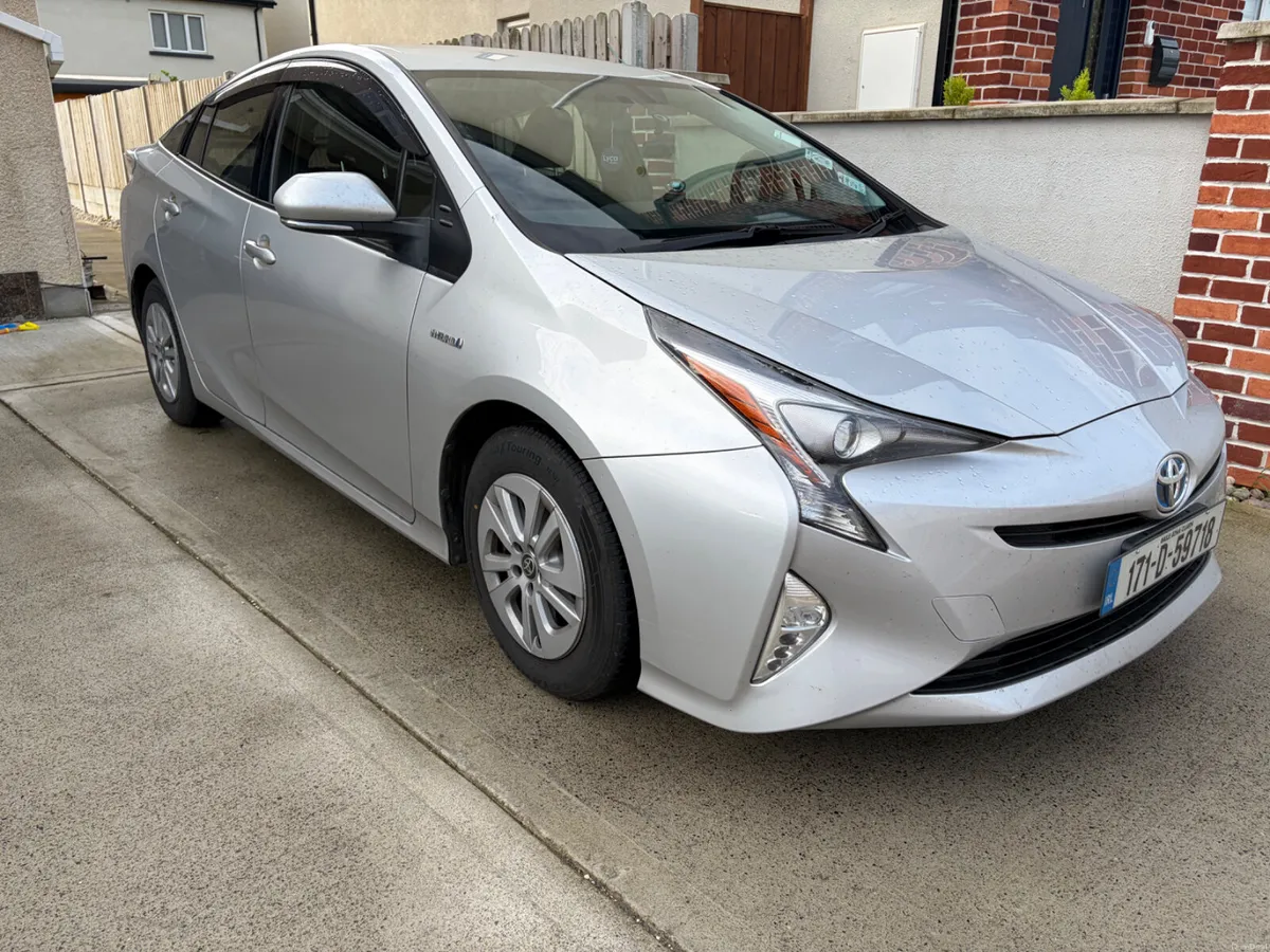 2017 Toyota Prius 1.8 hybrid automatic - Image 1