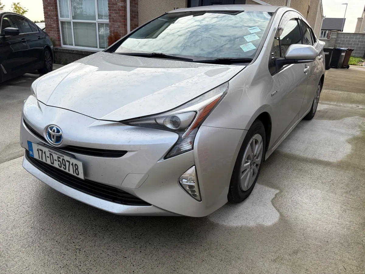 2017 Toyota Prius 1.8 hybrid automatic - Image 2