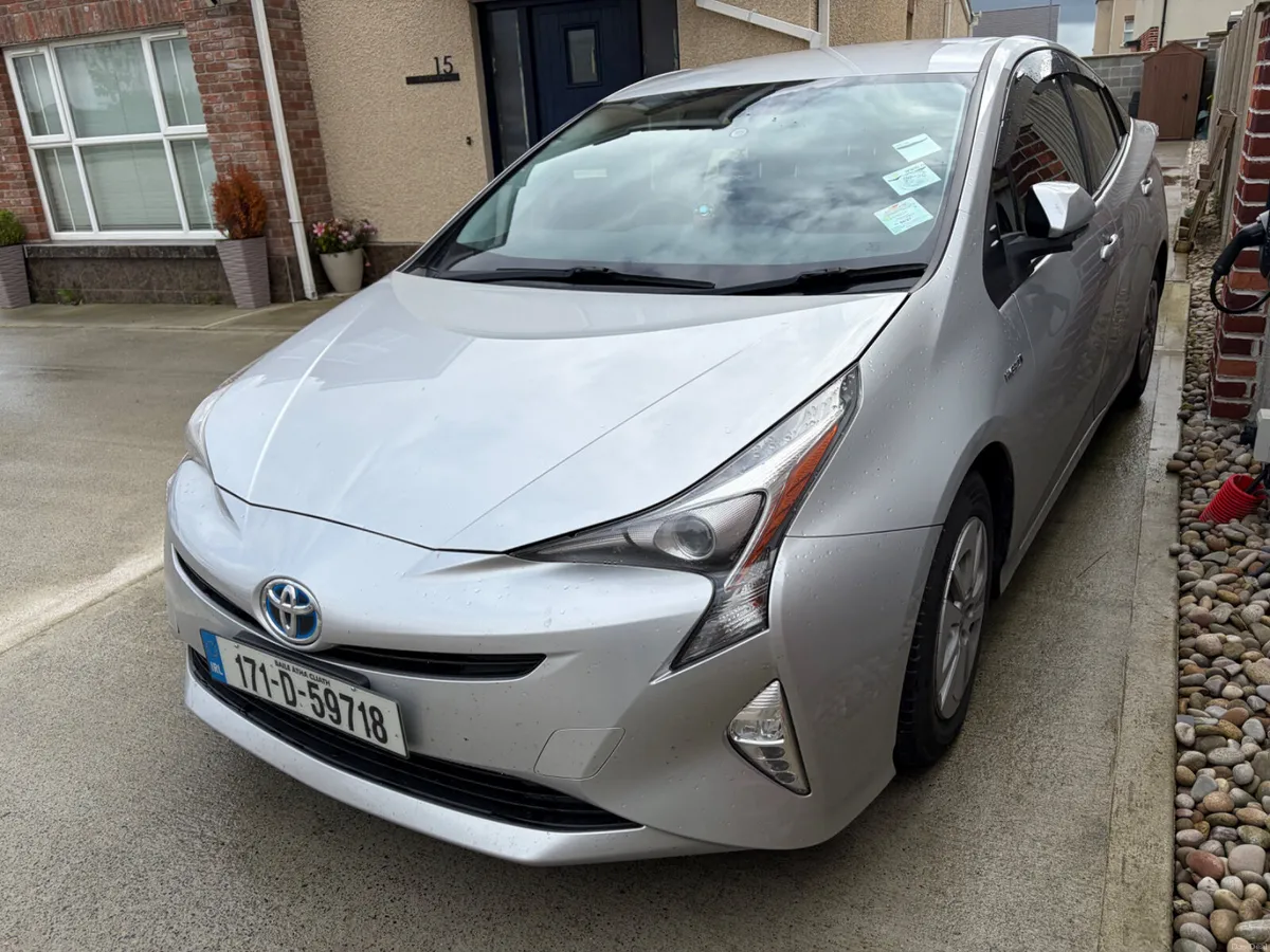 2017 Toyota Prius 1.8 hybrid automatic - Image 4