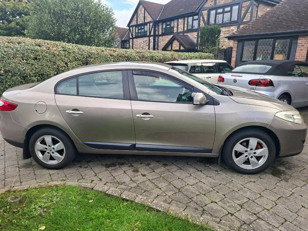 RENAULT  FLUENCE 1.5 DCI 2011 VERY CLEAN CAR - Image 2