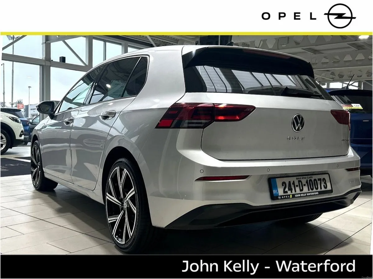 Volkswagen Golf 1.0 TSI 110HP Life - Image 4