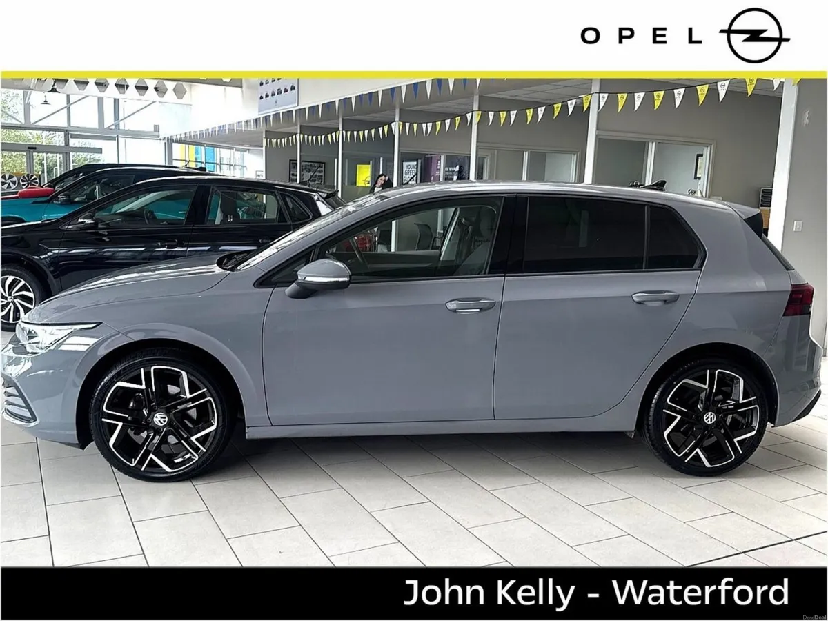Volkswagen Golf 2.0 TDI 115HP Life - Image 3