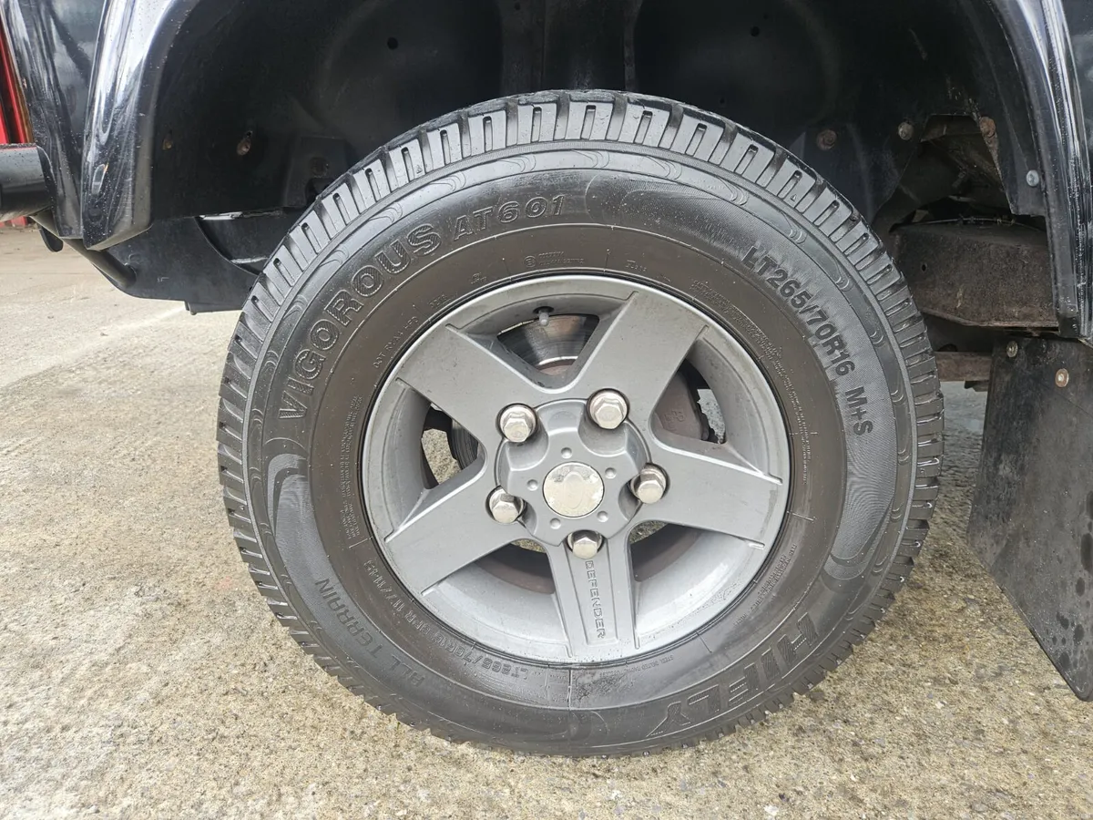 2012 Land Rover Defender Low Kms - Image 3