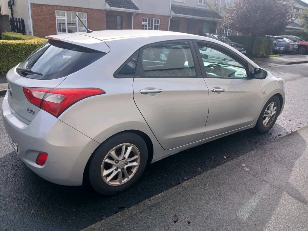 HYUNDAI i30 (12) 1.6 DIESEL NCT 03/06/27 - Image 6