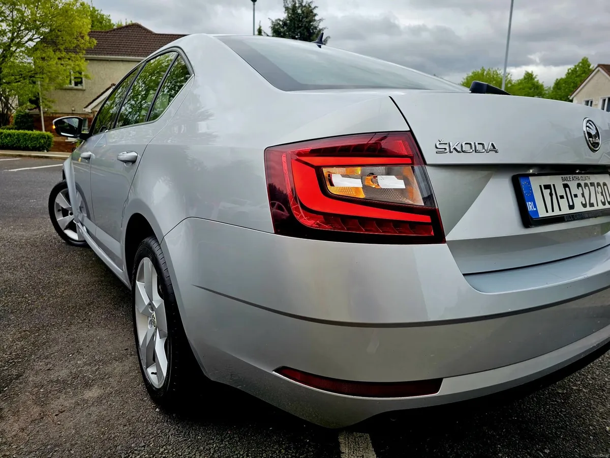 SKODA OCTAVIA STYLE 1.0 TSI 115HP DSG 4DR AUTO - Image 4