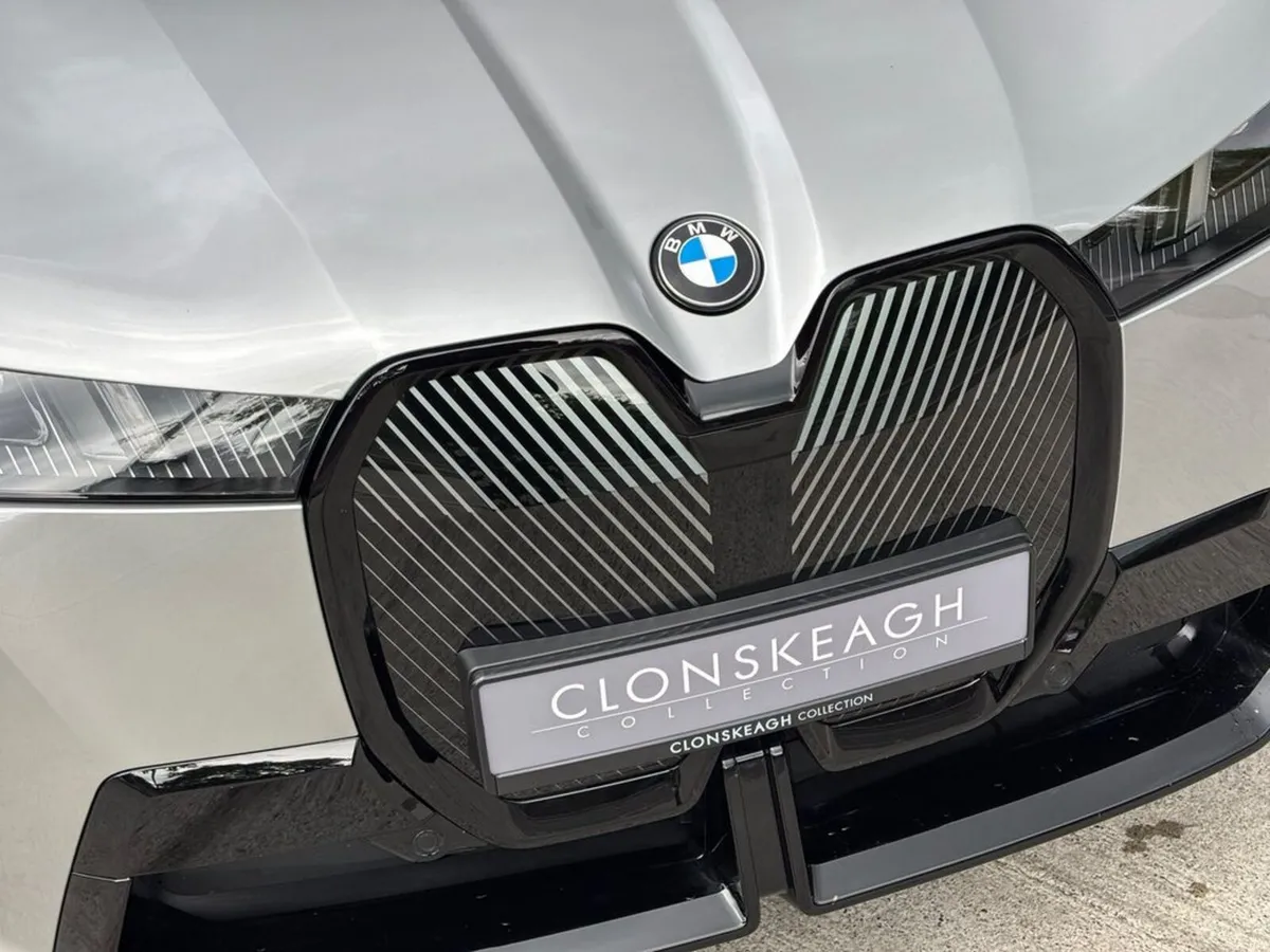 BMW iX XDRIVE45 M SPORT - Image 6