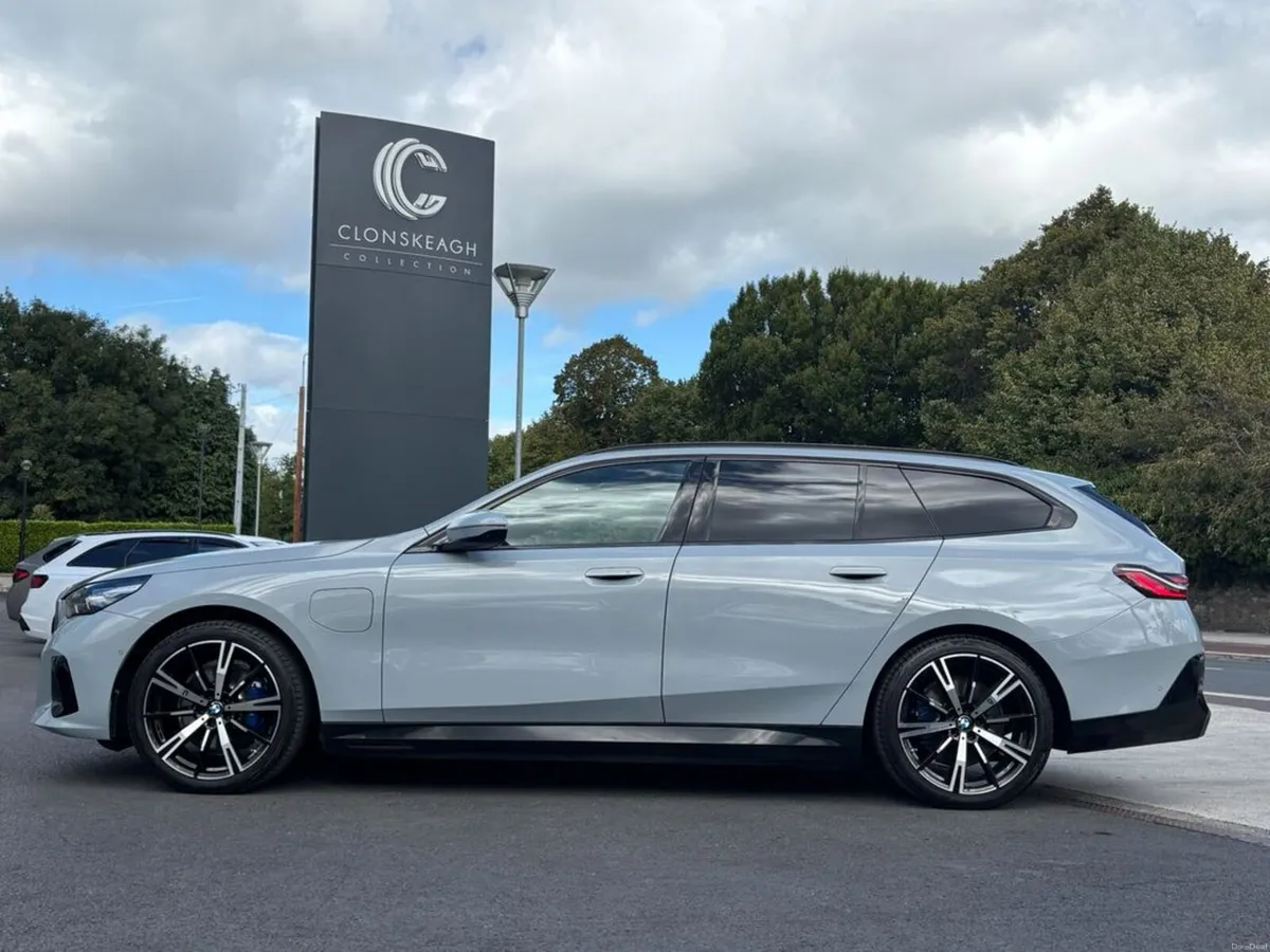 BMW 5-Series 530E M SPORT - Image 4