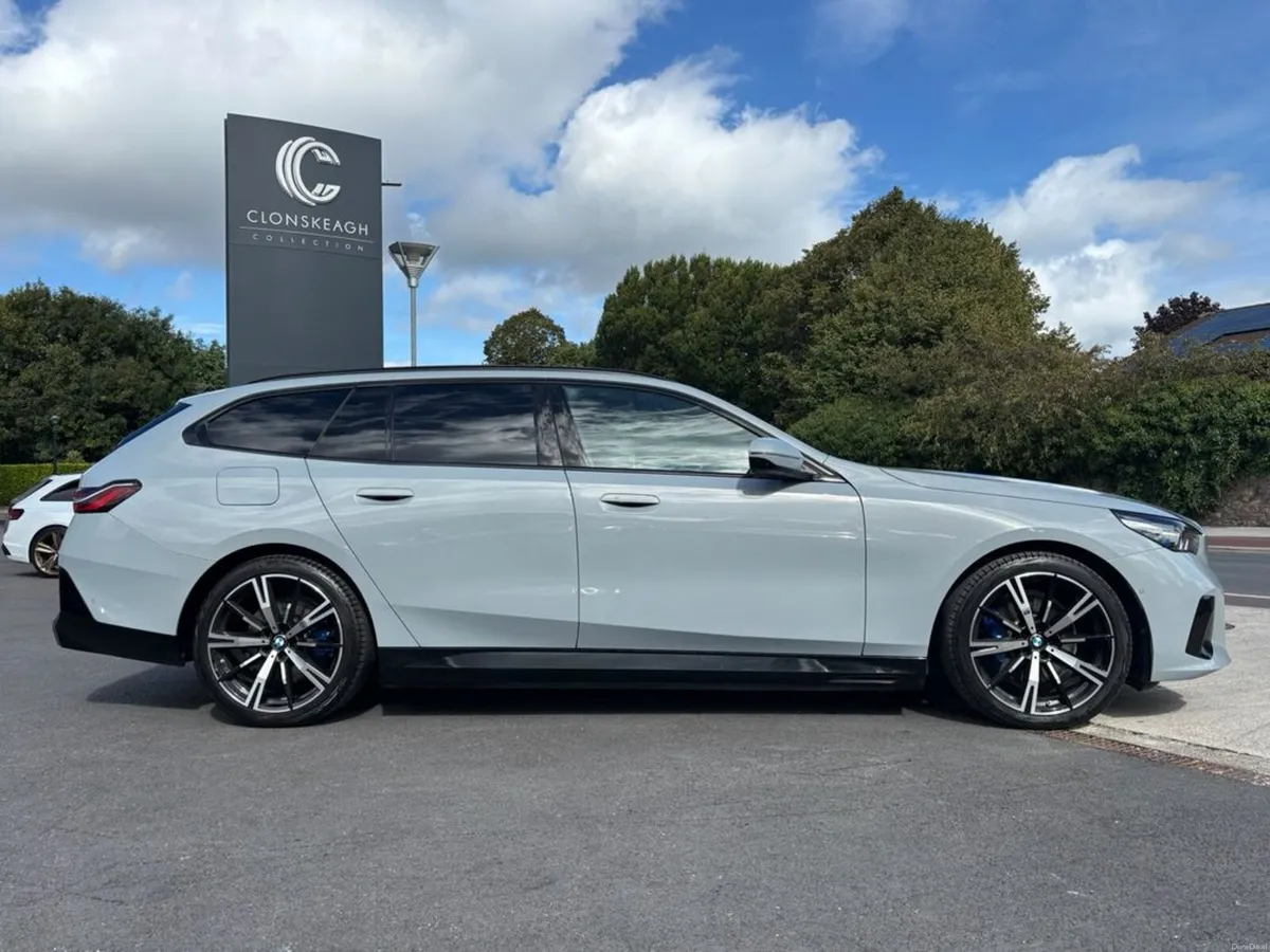 BMW 5-Series 530E M SPORT - Image 2