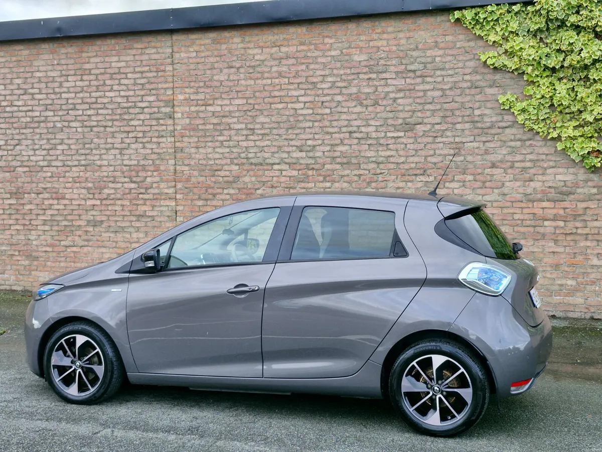 Renault Zoe SIGNATURE NAV BOSE EDTION - Image 5