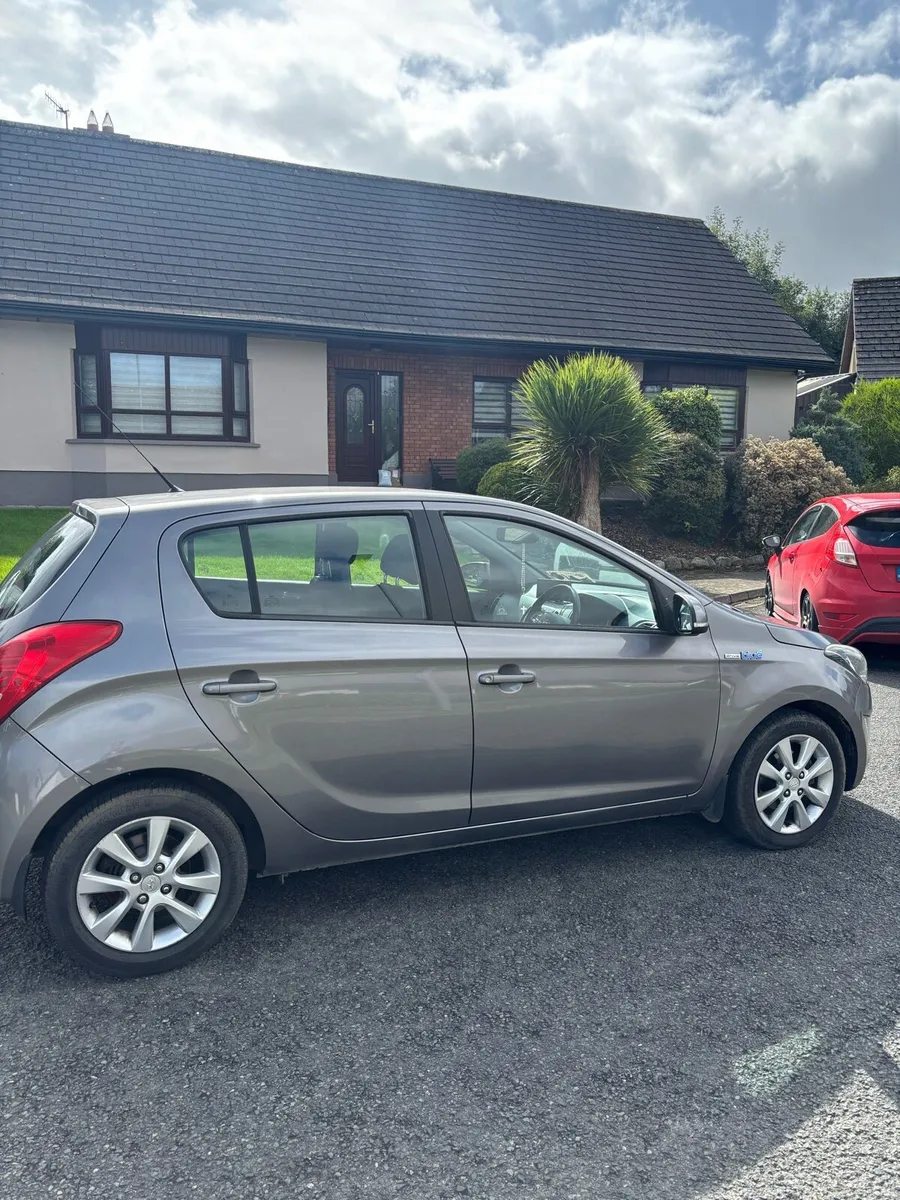 Hyundai i20 - Image 2