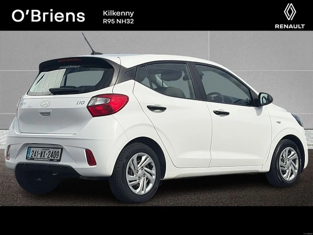 Hyundai i10 CLASSIC 1.0 PRISTINE CONDITION 1 OWNER - Image 3