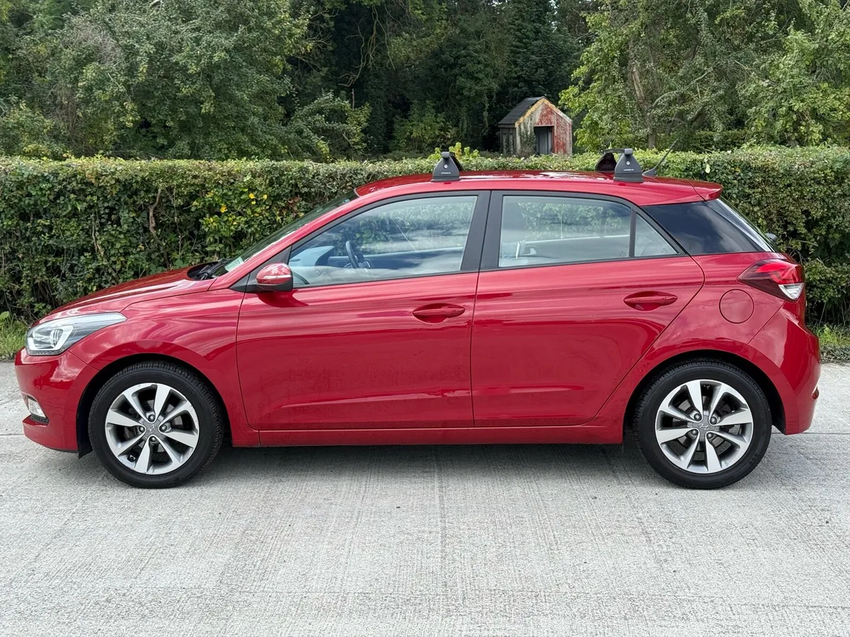 161 Hyundai i20 Deluxe Only 83k kms NEW NCT 06/27 - Image 2