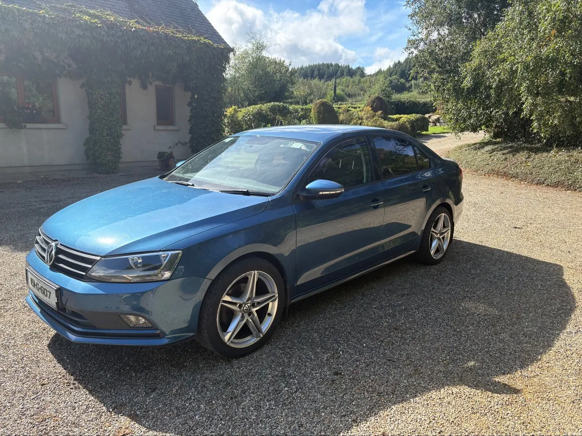 Volkswagen Jetta 2015 - Image 3