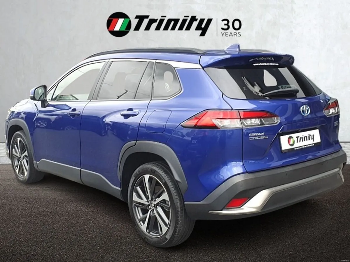 Toyota Corolla Cross ** Z MODEL ** HYBRID ** HIGH - Image 3