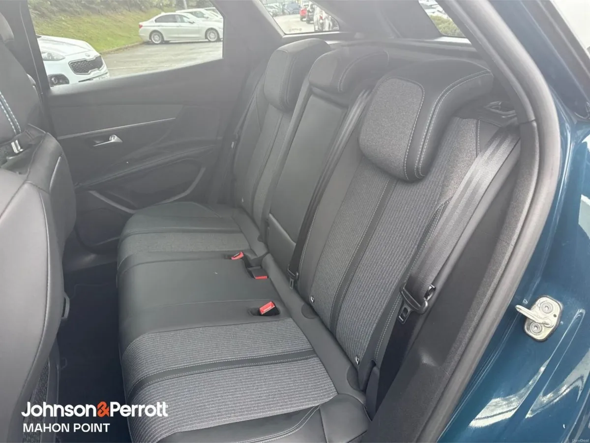 Peugeot 3008 1.2 PureTech 130bhp Allure - Image 5