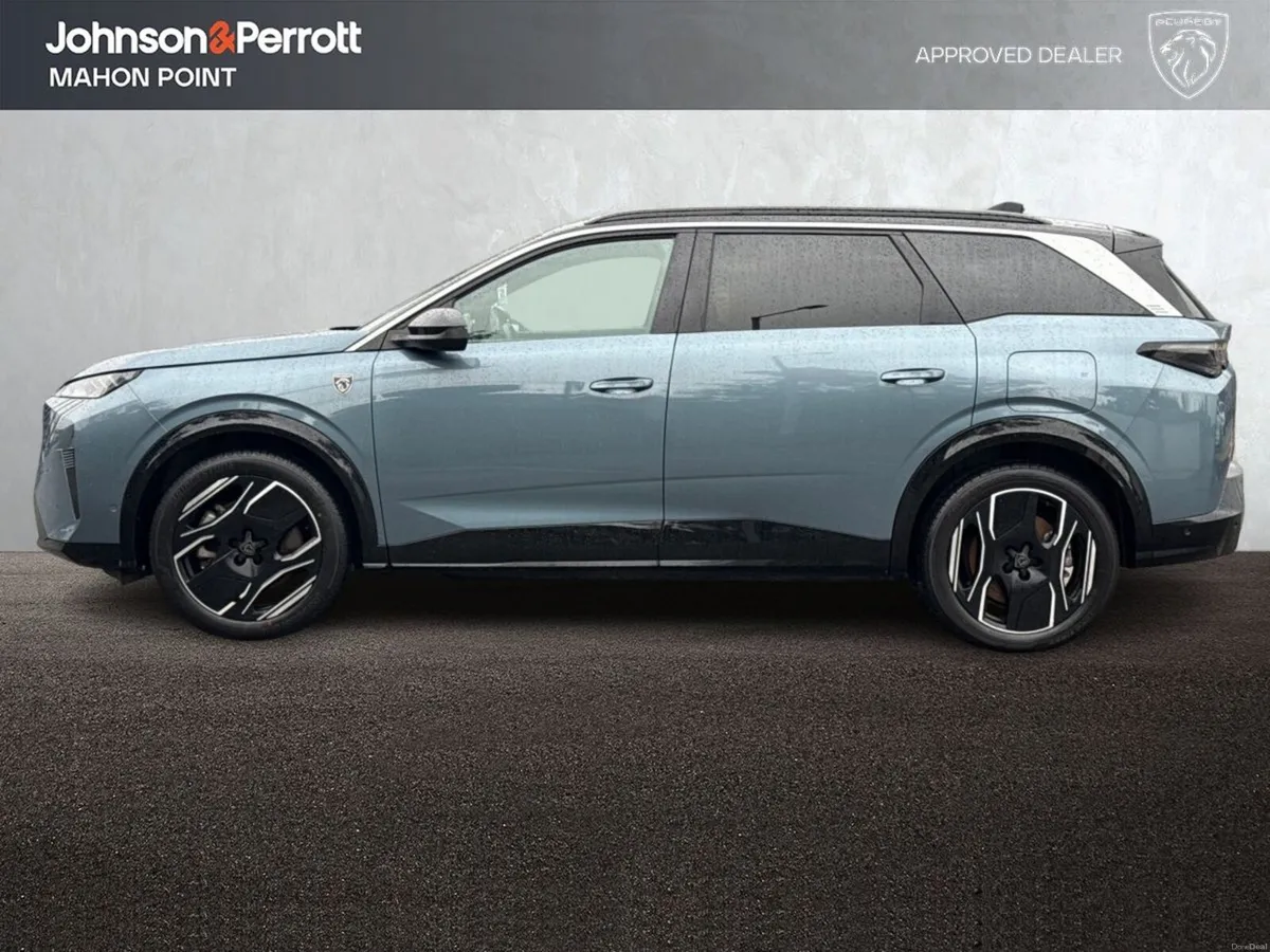 Peugeot 5008 BEV 73kwh 210hp GT - Image 6