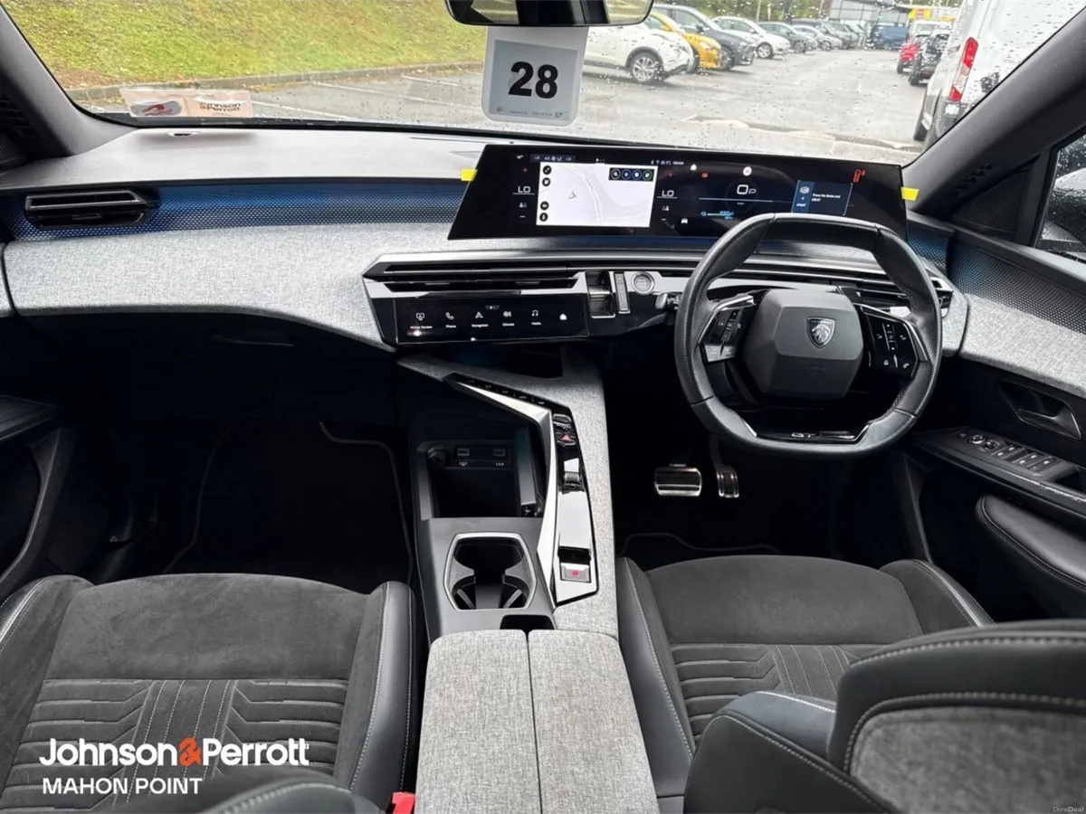 Peugeot 5008 BEV 73kwh 210hp GT - Image 4