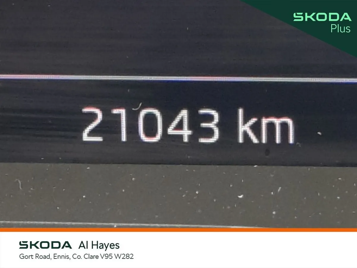 Skoda Karoq **FULL BLACK LEATHER**SELECTION+ 2.0TD - Image 4
