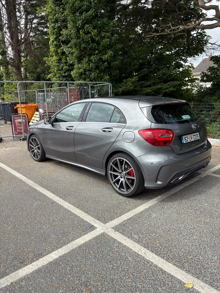 Mercedes-Benz A220D AMG Sport Line - Image 5