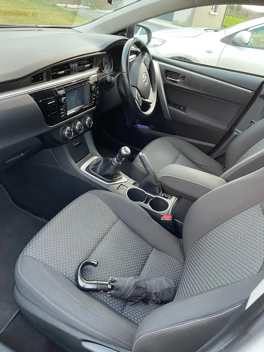 Toyota Corolla - Image 2