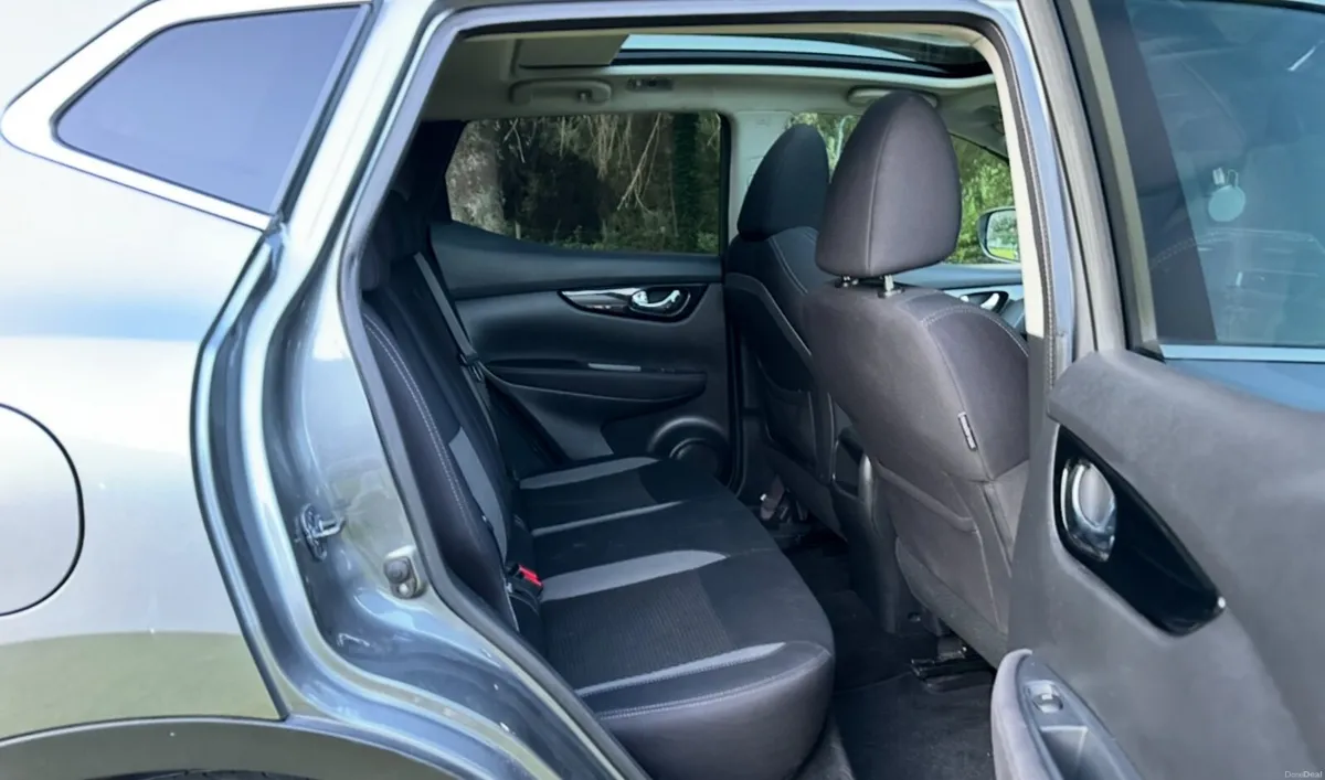 Nissan Qashqai 1.5 Diesel Automatic – LOW MILEAGE - Image 5