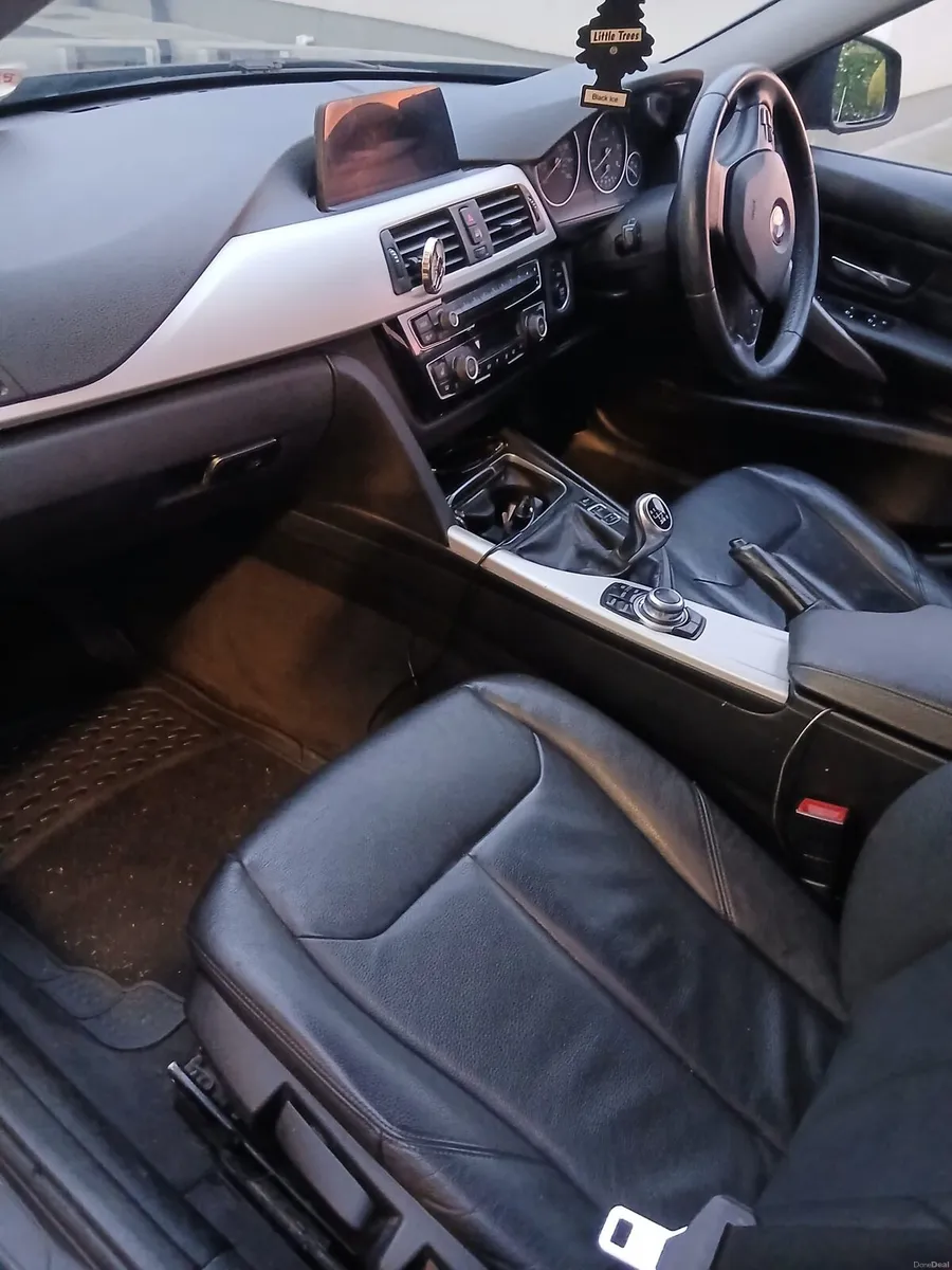 2017  BMW 3 series - Image 6