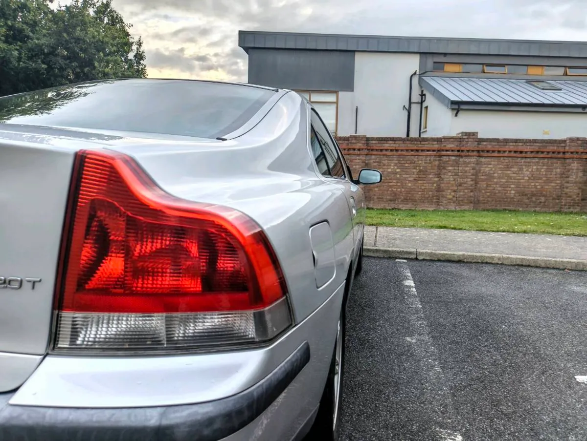 2003 s60 2.0T manual Breaking or sale - Image 4