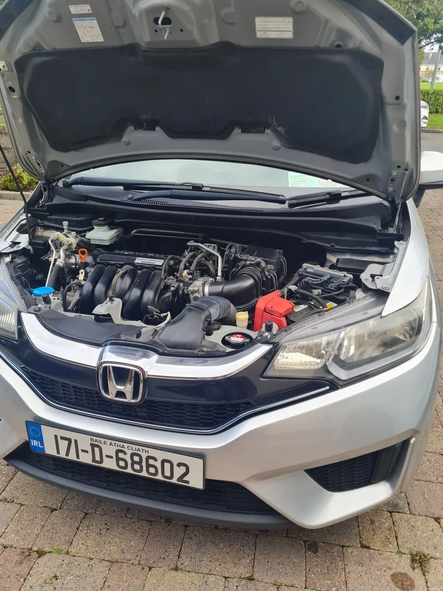 Honda Fit 2017 - Image 6