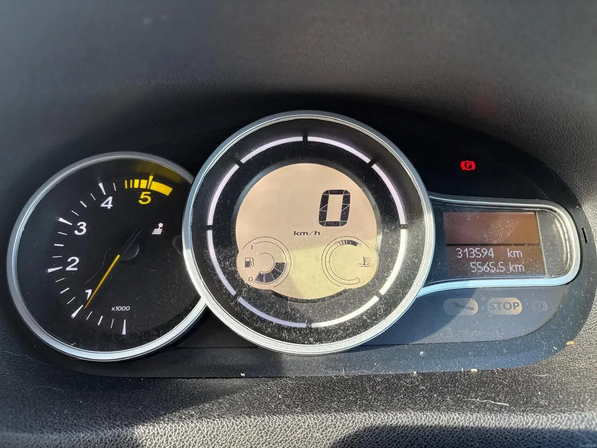 2013 Megane 1.5dci  Nct 06,2027:Tax 12,2026 - Image 6