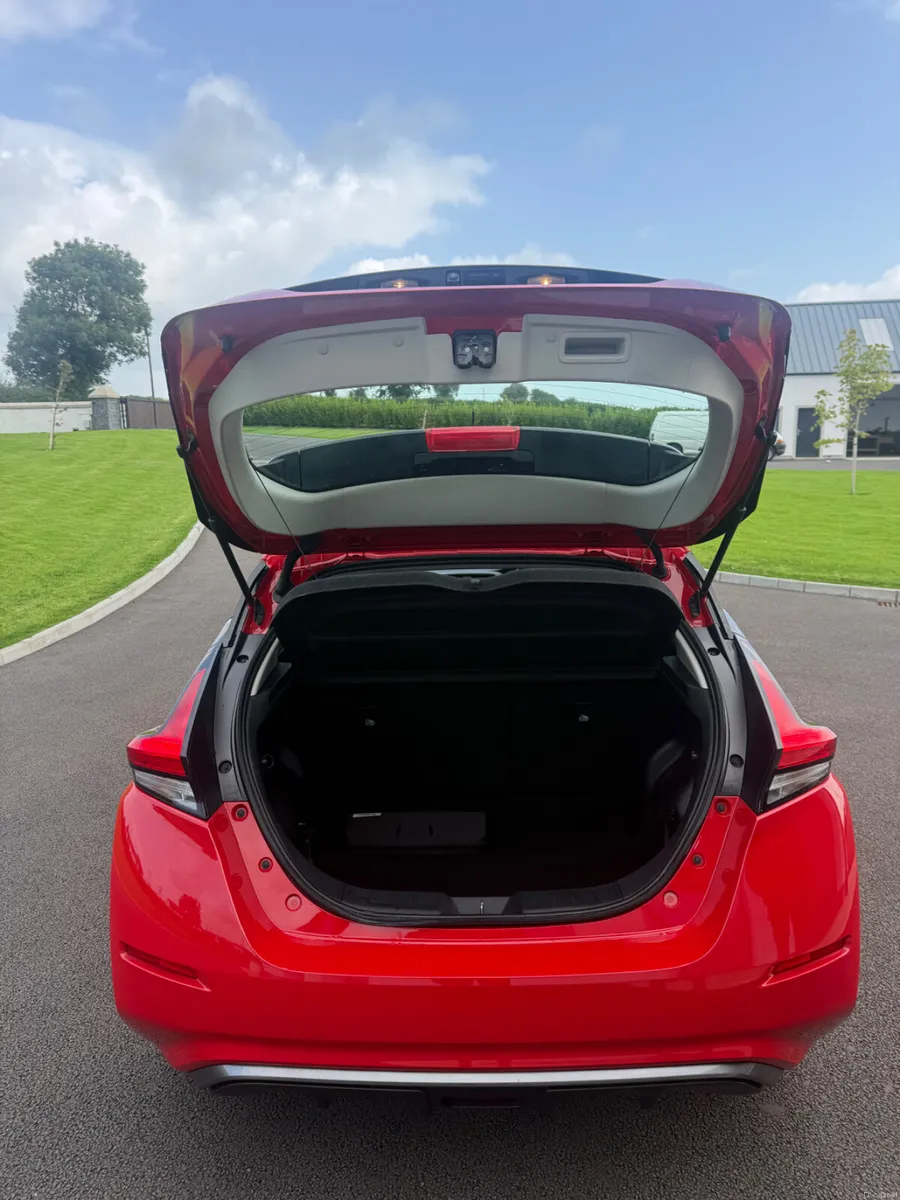 222 Nissan Leaf 40KWH - Image 6