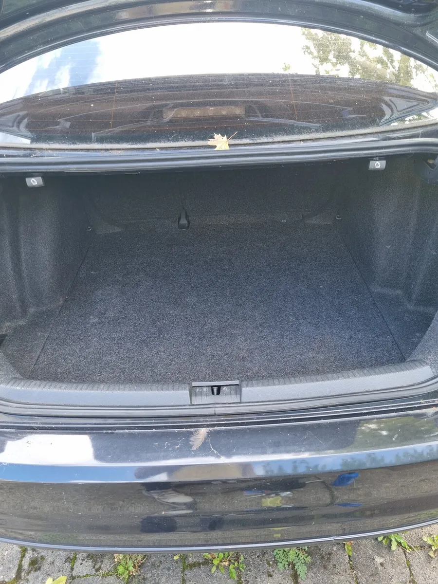 Volkswagen Jetta 2015 - Image 2