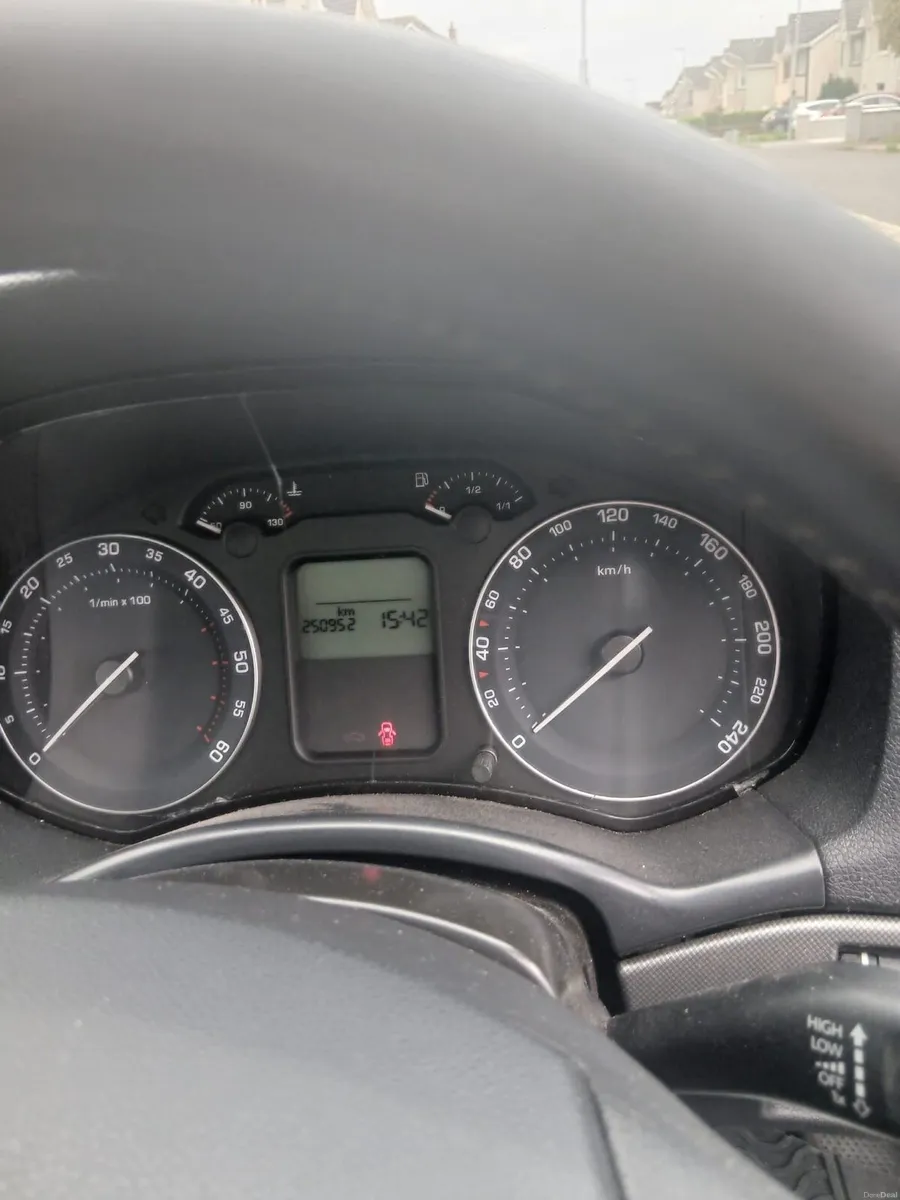 Car - Image 5